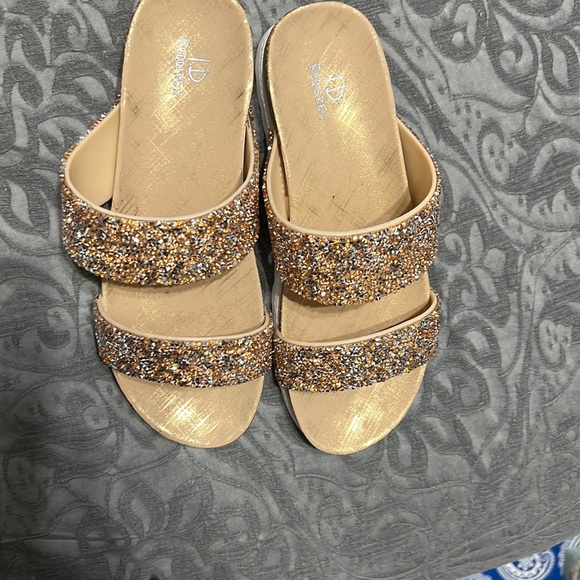 Size 8 ID Required Sandal - Picture 3 of 6